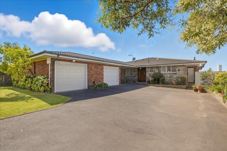 Photo of property in 13 Tirinui Crest Road, Otumoetai, Tauranga, 3110
