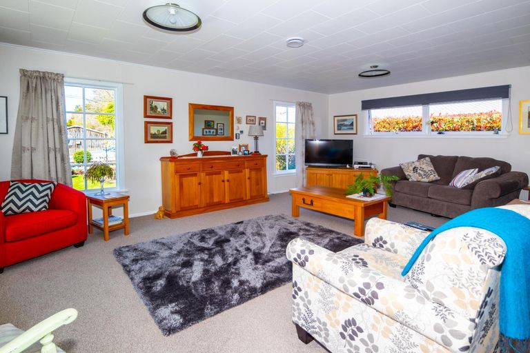 Photo of property in 71 Main North Road, Geraldine, 7930