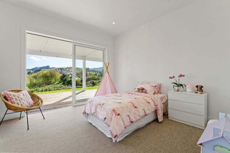 Photo of property in 48 Upper Whangateau Road, Big Omaha, 0985