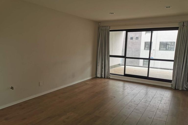 Photo of property in 16/5 Perekia Street, Albany, Auckland, 0632