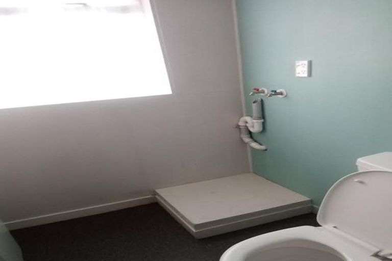 Photo of property in Beresford Apartments, 5/118 Russell Terrace, Berhampore, Wellington, 6023