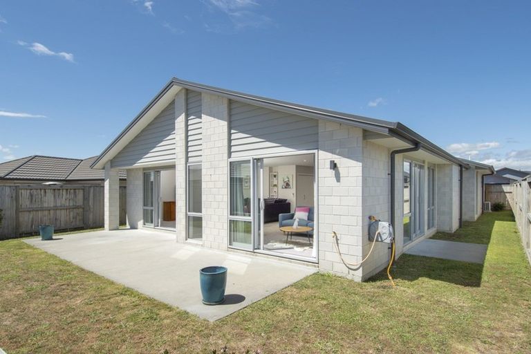 Photo of property in 128 Puhirake Crescent, Pyes Pa, Tauranga, 3112