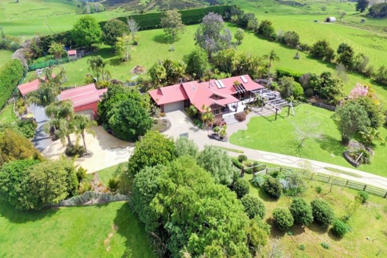 Photo of property in 601 Waihue Road, Parore, Dargaville, 0372