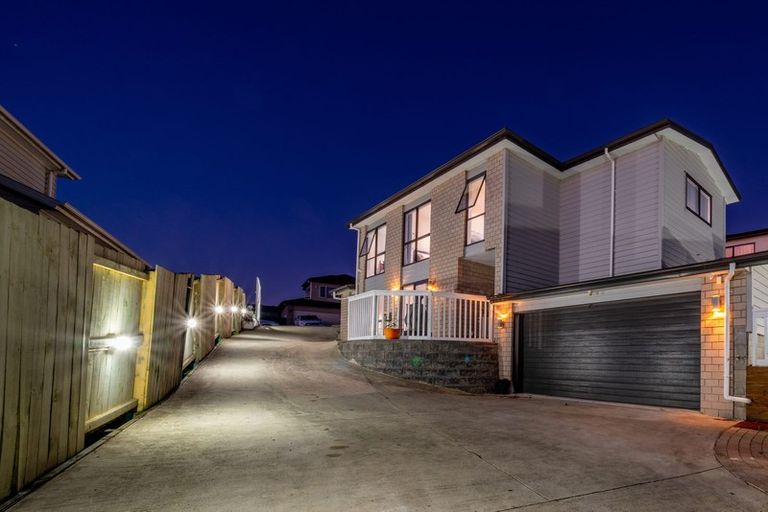 Photo of property in 14 Kereru Rise, Papakura, 2110