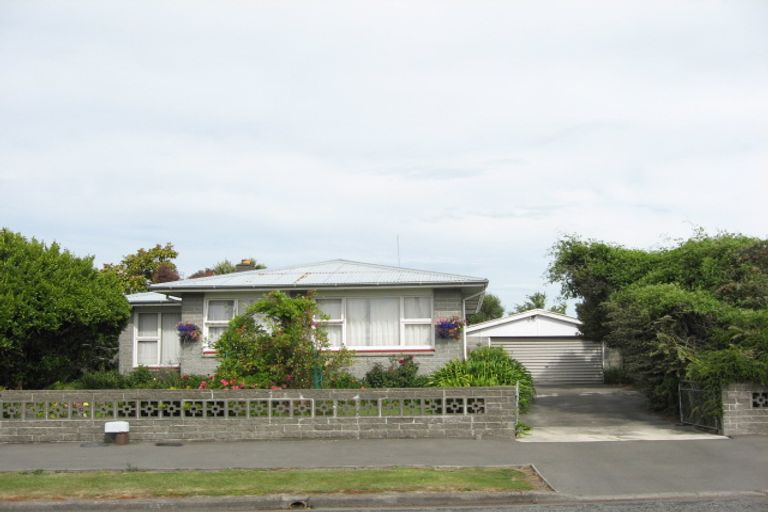 Photo of property in 55 Frensham Crescent, Woolston, Christchurch, 8062