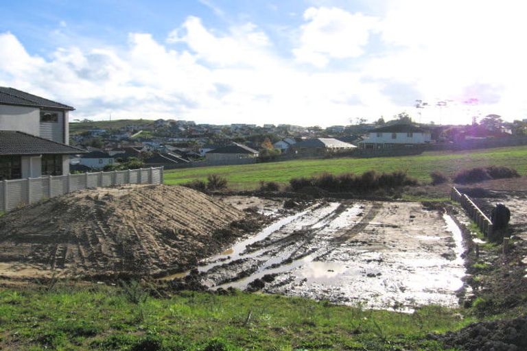 Photo of property in 4 Ballymore Drive, Pinehill, Auckland, 0632