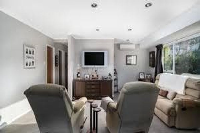 Photo of property in 7 Reeves Road, Acacia Bay, Taupo, 3330