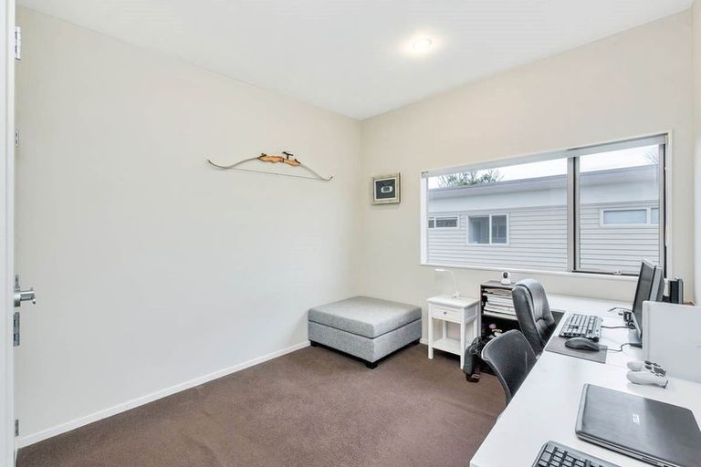 Photo of property in 10/45a Swanson Road, Henderson, Auckland, 0610