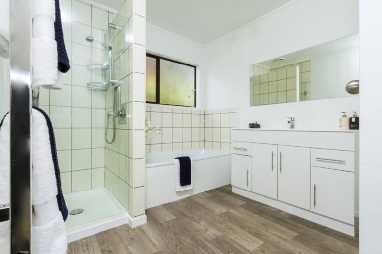 Photo of property in 42 Archers Road, Glenfield, Auckland, 0629