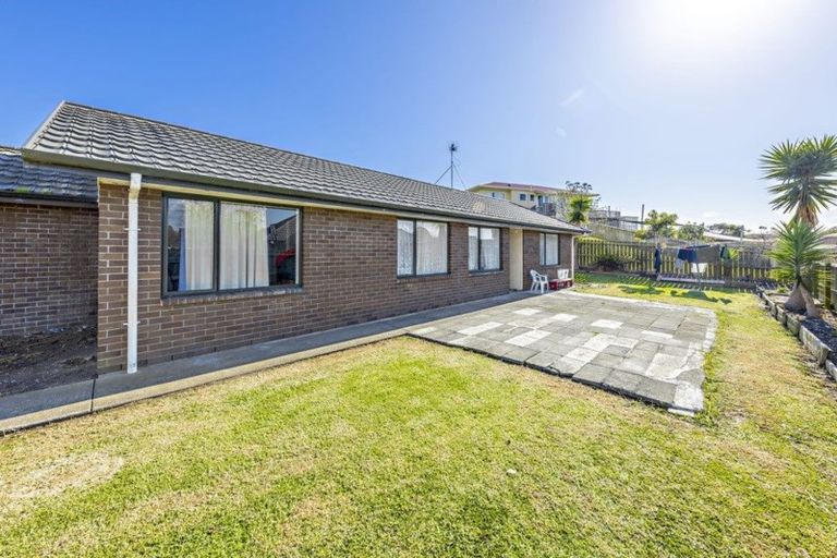 Photo of property in 45 Robert Ross Place, Clendon Park, Auckland, 2103