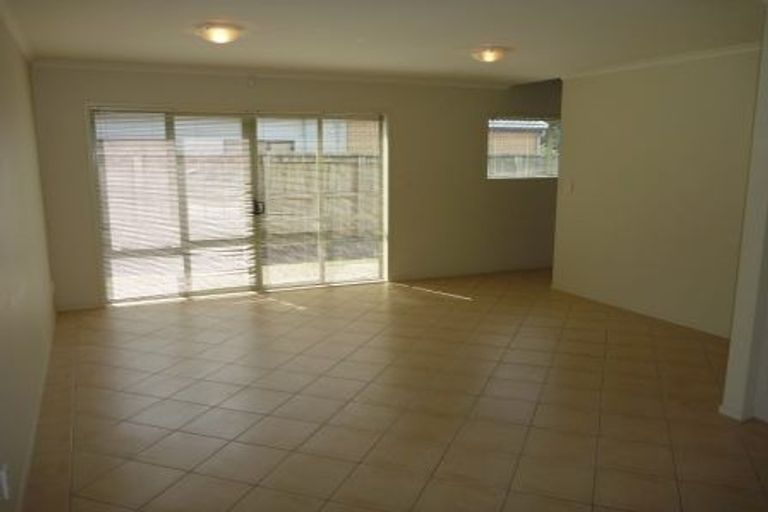 Photo of property in 57 Tiri Tiri Road, Birkdale, Auckland, 0626