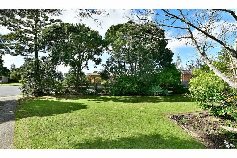 Photo of property in 10 Manuka Street, Orewa, 0931