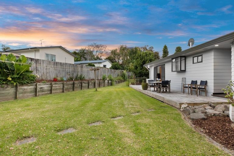 Photo of property in 33 Waikite Road, Welcome Bay, Tauranga, 3112