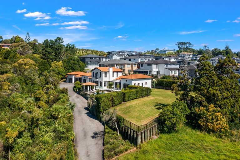 Photo of property in 21 Penwood Close, East Tamaki Heights, Auckland, 2016