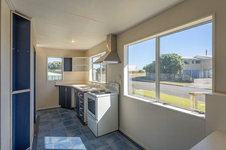 Photo of property in 14 Scott Avenue, Otaki Beach, Otaki, 5512