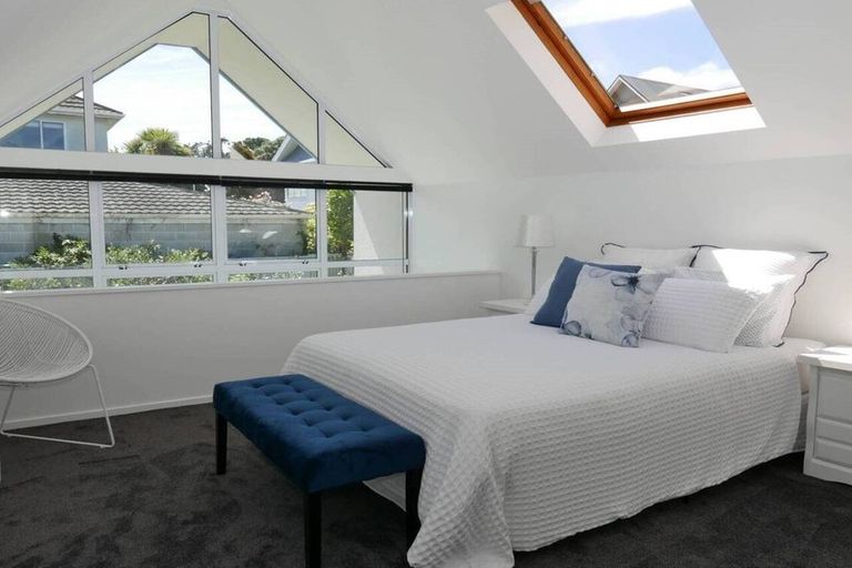 Photo of property in 2/116 Hackthorne Road, Cashmere, Christchurch, 8022
