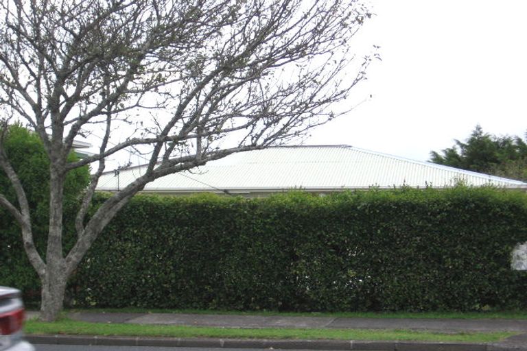 Photo of property in 61 Sturges Road, Henderson, Auckland, 0612