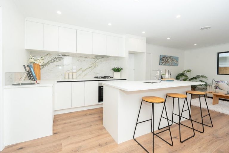 Photo of property in 1/4 Marama Street, Castor Bay, Auckland, 0620