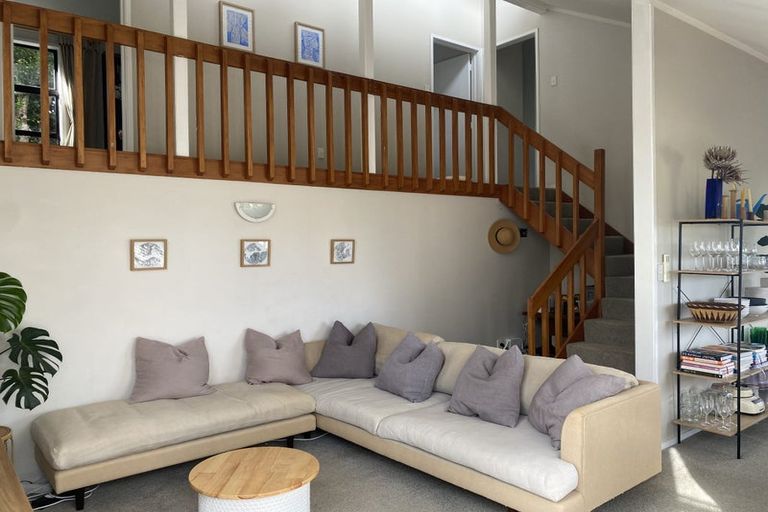 Photo of property in 1/20 Colonial Road, Birkenhead, Auckland, 0626