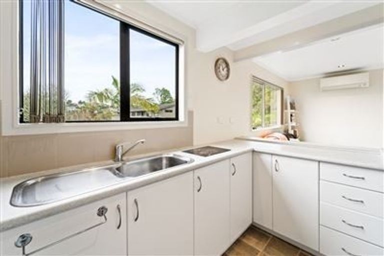 Photo of property in 43 Redwing Street, Browns Bay, Auckland, 0630