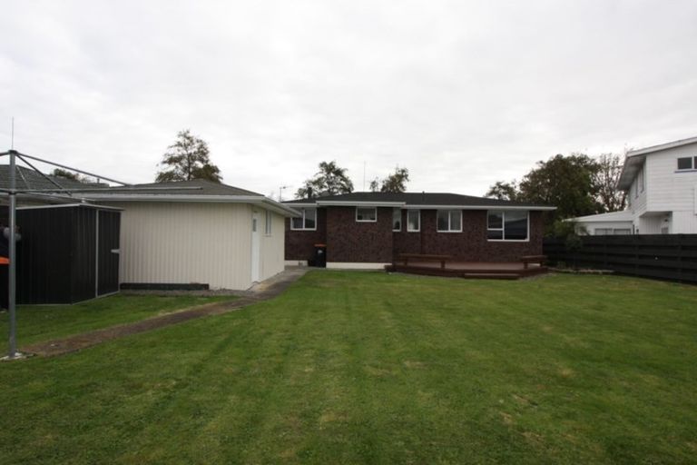 Photo of property in 12 Raglan Avenue, Cloverlea, Palmerston North, 4412