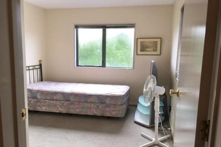 Photo of property in 39 Rakich Place, Henderson, Auckland, 0612