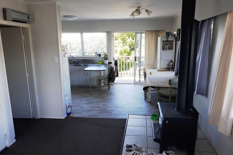 Photo of property in 2/8 Rosebank Terrace, Stoke, Nelson, 7011