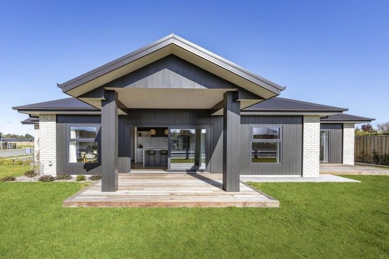 Photo of property in 2 Benn Street, Amberley, 7481