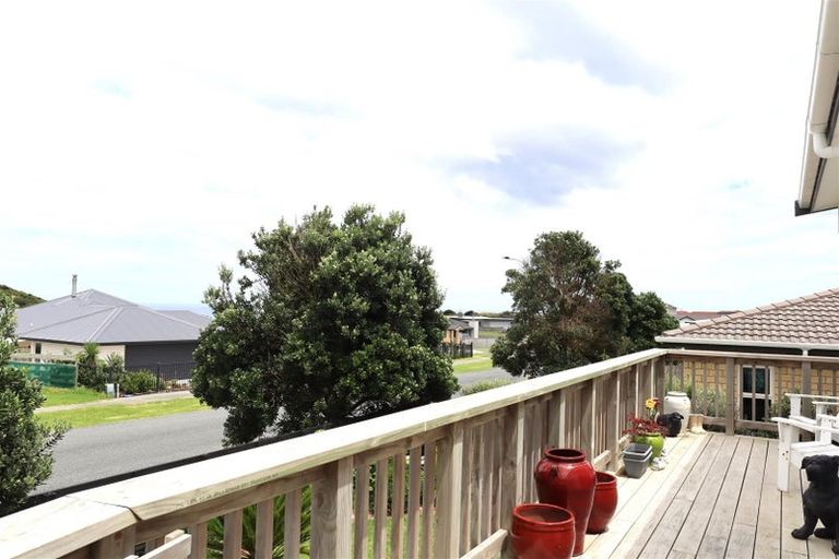 Photo of property in 1 Snapper Street, Baylys Beach, Dargaville, 0377