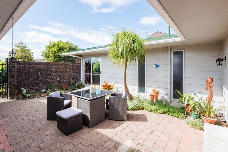 Photo of property in 14 Wedgwood Grove, Highbury, Palmerston North, 4412