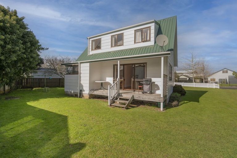 Photo of property in 8 Endeavour Close, Whitianga, 3510