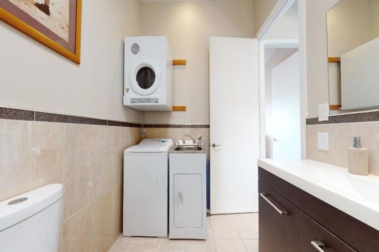 Photo of property in 7/21 Duchess Place, Maupuia, Wellington, 6022