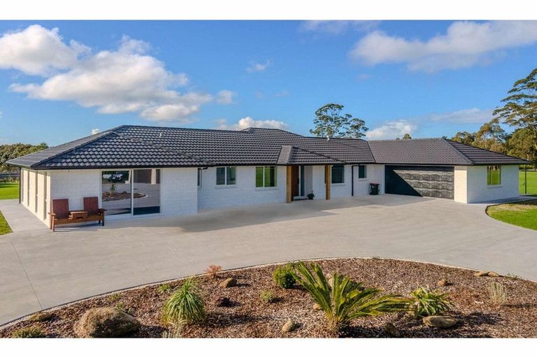 Photo of property in 129 Waitotara Drive, Waipapa, 0230