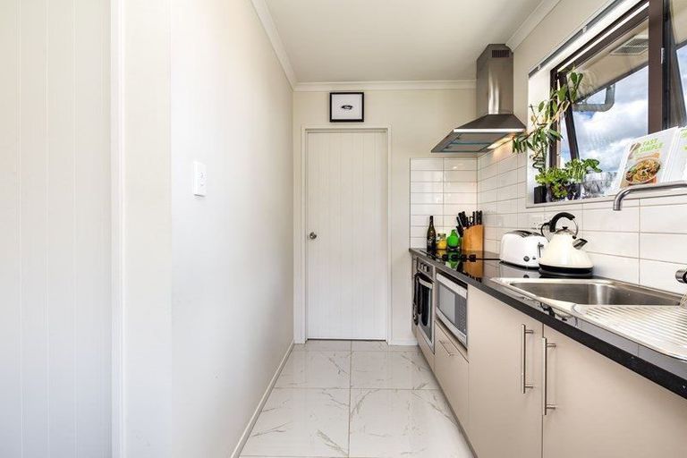 Photo of property in 9 Alloway Street, Westgate, Auckland, 0614