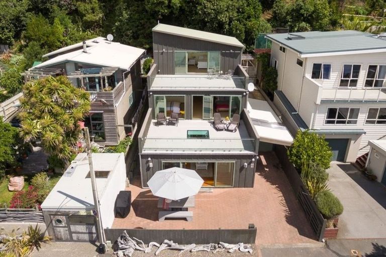 Photo of property in 10 Ocean Parade, Pukerua Bay, 5026