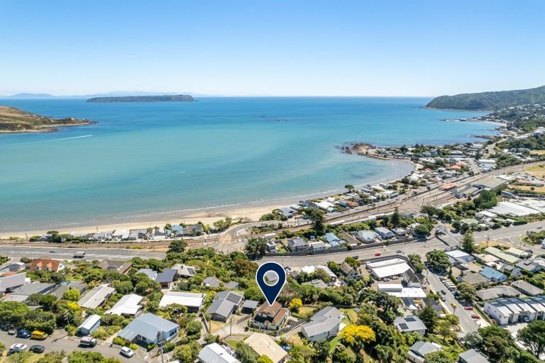 Photo of property in 28 Taupo Crescent, Plimmerton, Porirua, 5026