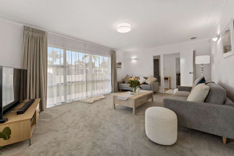 Photo of property in 10 Fratley Avenue, Farm Cove, Auckland, 2012