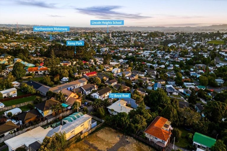 Photo of property in 77 Royal Road, Massey, Auckland, 0614