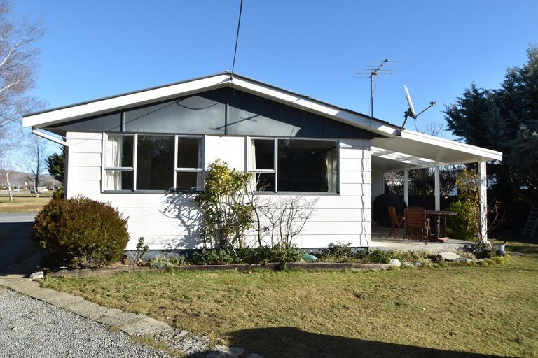 Photo of property in 3 Dobson Place, Twizel, 7901