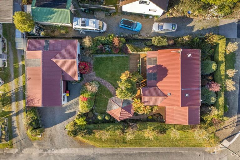 Photo of property in 2 Victoria Close, Picton, 7220