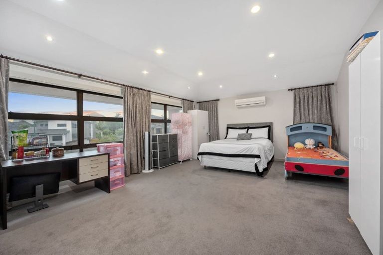 Photo of property in 31 Kilkelly Avenue, Pinehill, Auckland, 0632