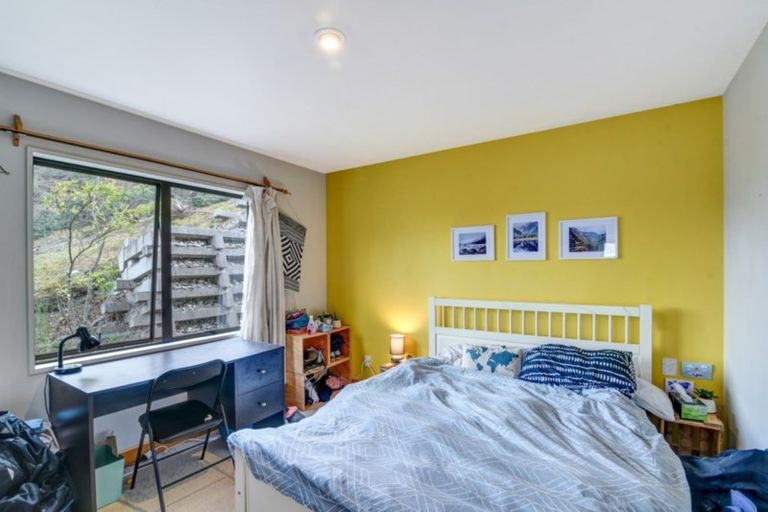 Photo of property in 60b Wynyard Crescent, Fernhill, Queenstown, 9300