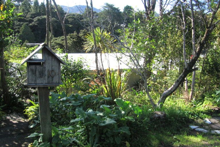 Photo of property in 10 Dorothy Road, Laingholm, Auckland, 0604