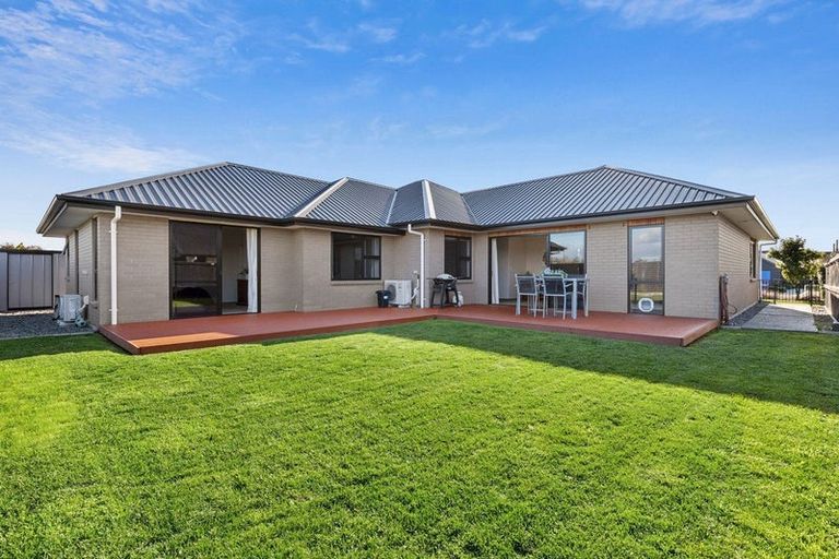 Photo of property in 54 Norfolk Drive, Cambridge, 3434