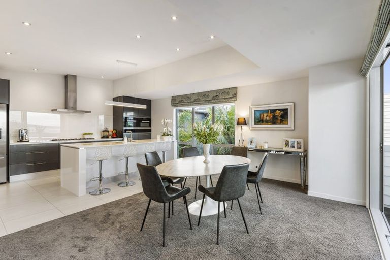 Photo of property in 4a Beach Road, Castor Bay, Auckland, 0620