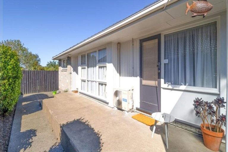 Photo of property in 36 Carruthers Street, Ilam, Christchurch, 8041