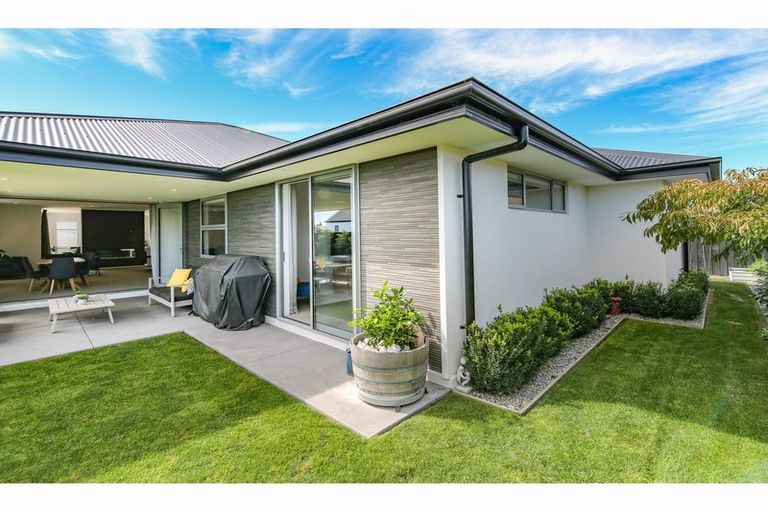 Photo of property in 15 Westpark Boulevard, Rangiora, 7400