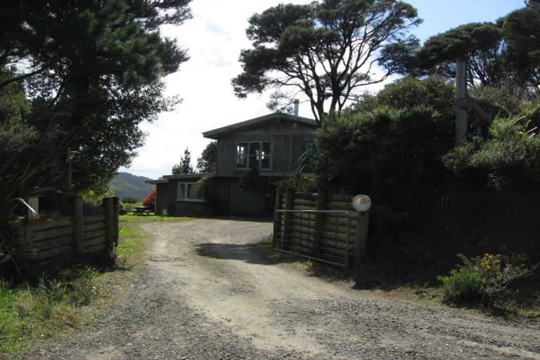 Photo of property in 11 Te Aute Ridge Road, Waitakere, Henderson, 0781