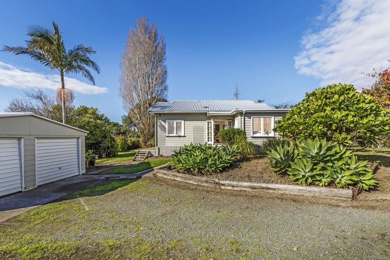 Photo of property in 2/165a Colwill Road, Massey, Auckland, 0614