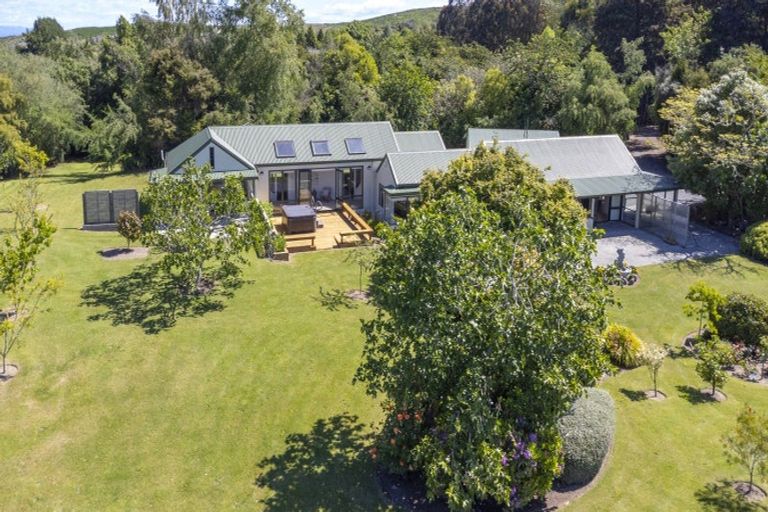 Photo of property in 71 Gillespie Place, Acacia Bay, Taupo, 3385
